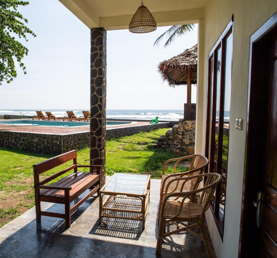 The Ujung Bocur Bungalows Krui Екстер'єр фото