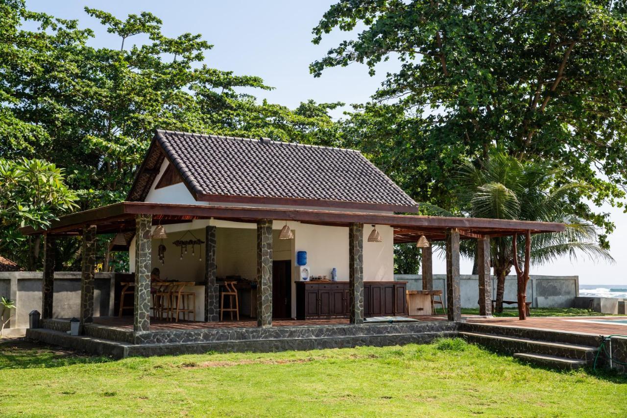 The Ujung Bocur Bungalows Krui Екстер'єр фото